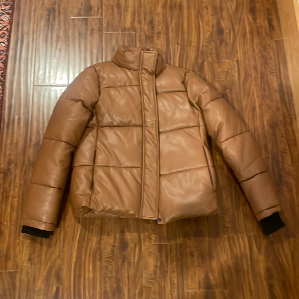 Marc New York performance leather puffy size medium never worn